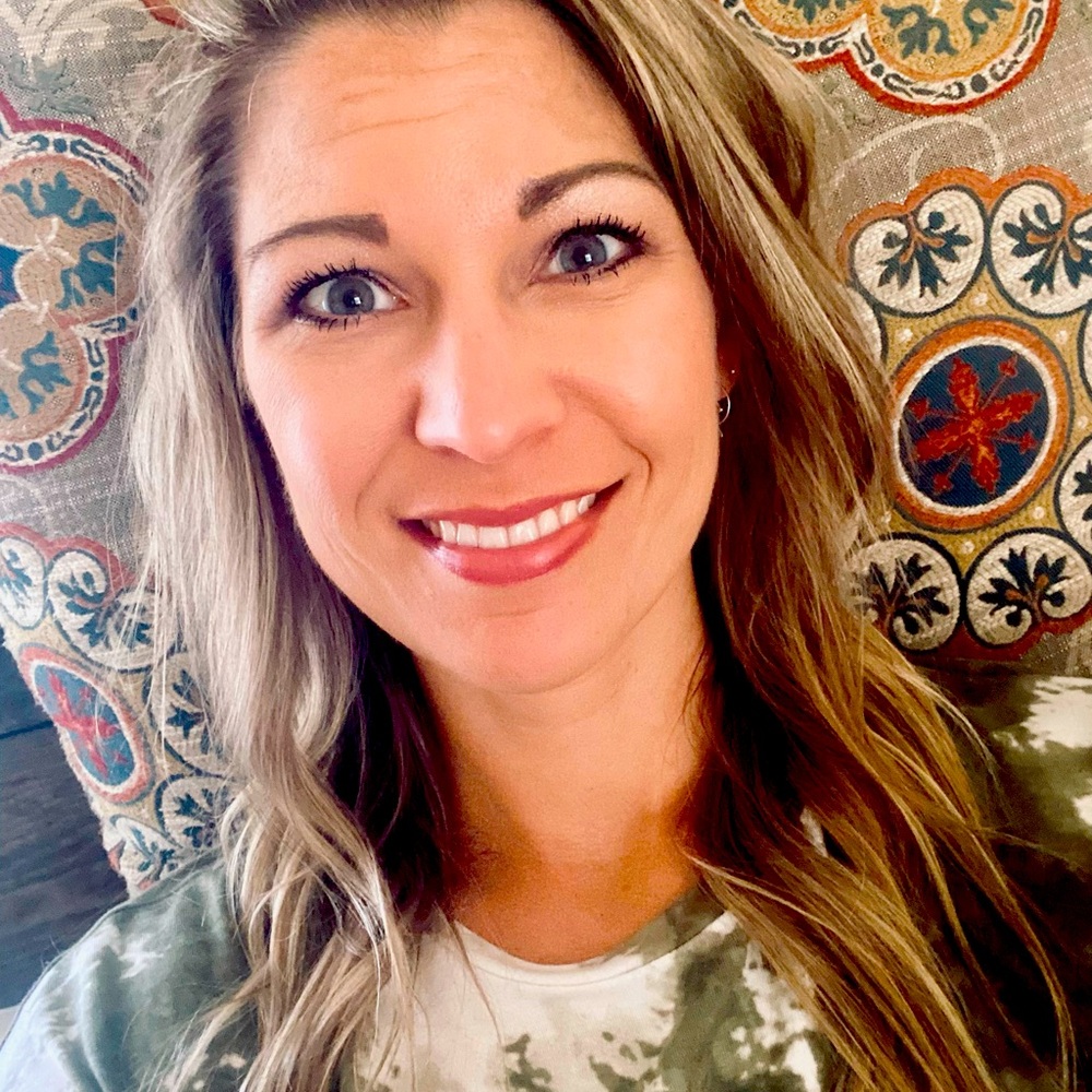 Meet your Posher, Crystal